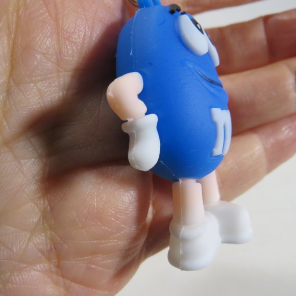 M&M "On Air" Recording Studio Metal Tin Christmas Village & Imitation Keychain - Picture 11 of 15